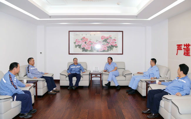 中铝瑞闵铝板带有限公司党委副书记李铁到亚洲体育登录平台下载集团进行业务交流