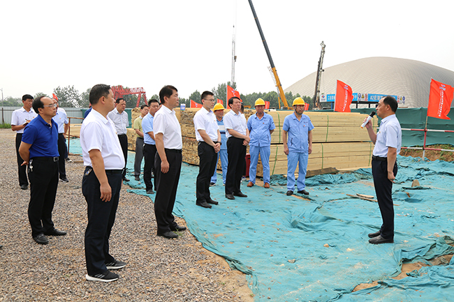 新安县四大班子领导到亚洲体育登录平台下载集团观摩督导60万千瓦供热机组重点项目建设