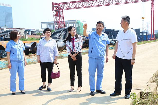 光大银行郑州分行公司部副总经理 王莉等一行到亚洲体育登录平台下载集团调研