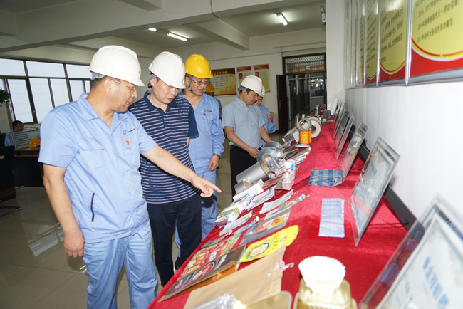 中国华融资产管理股份有限公司河南省分公司副总经理余小兵到亚洲体育登录平台下载集团调研