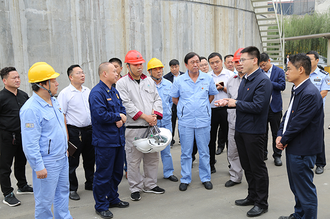 县委副书记、县长王智到亚洲体育登录平台下载集团进行节前安全检查