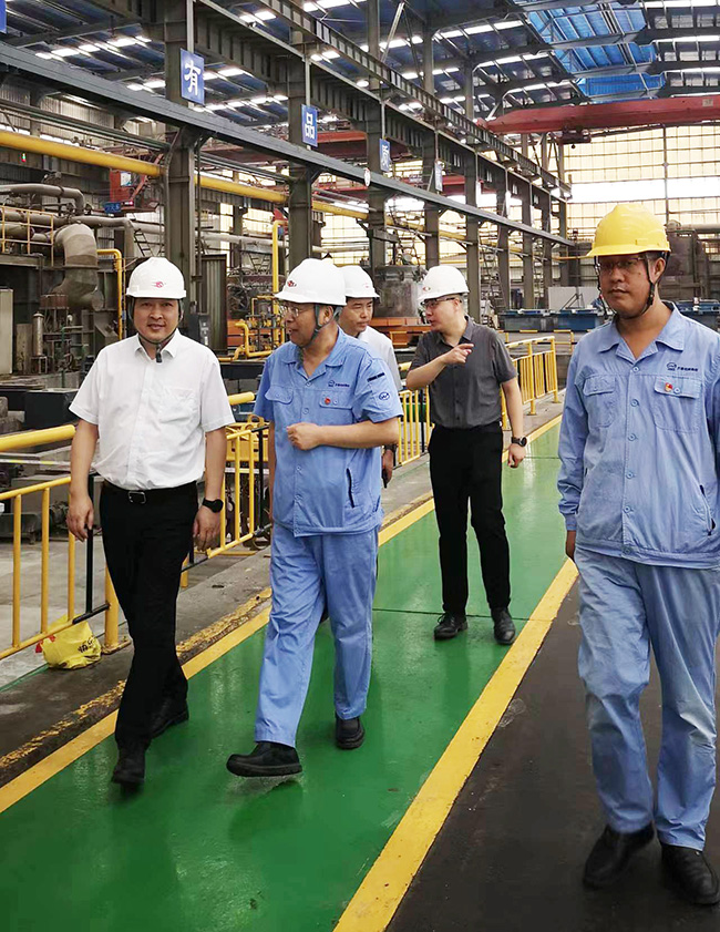 交行洛阳分行副行长孙成一行到亚洲体育登录平台下载集团调研