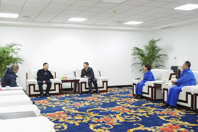 恒丰银行洛阳分行行长崔琛一行 到亚洲体育登录平台下载集团调研