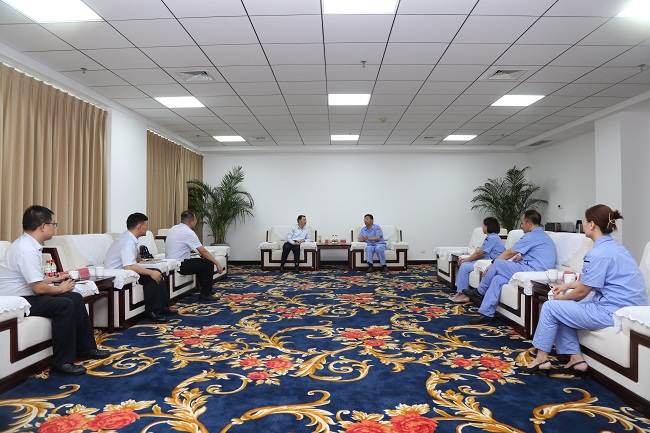 中国银行洛阳分行党委书记、行长杨东阳一行到亚洲体育登录平台下载集团调研