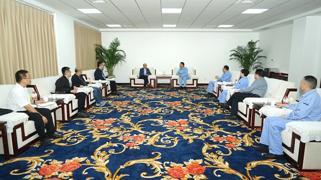 中铝宁夏能源集团党委书记、董事长丁吉林一行到亚洲体育登录平台下载集团调研