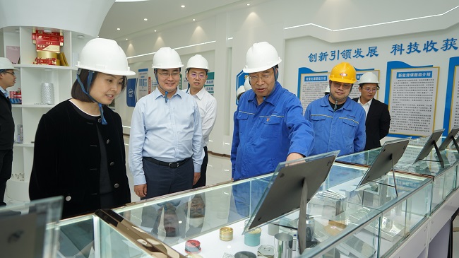 中原银行总行投行部总经理滑欣辉一行到亚洲体育登录平台下载集团调研