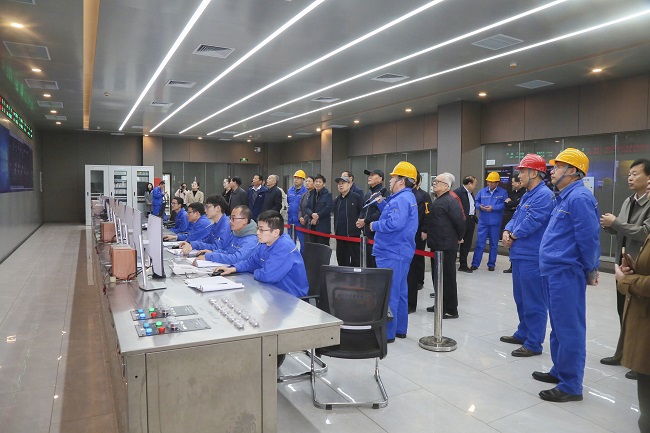 新安县离退休老干部到亚洲体育登录平台下载集团调研