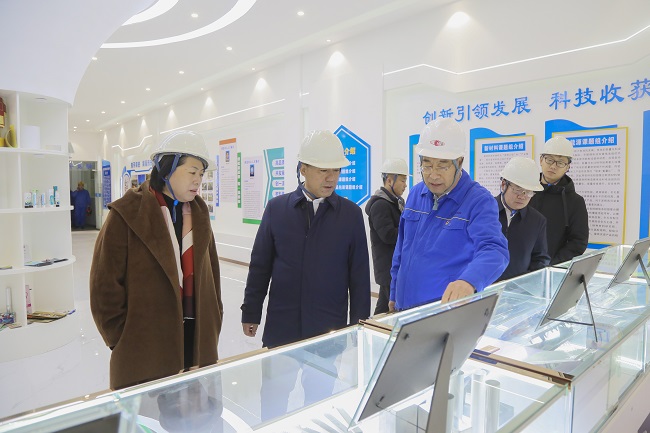 内蒙古霍林郭勒市委副书记、市长嵇海洋一行到亚洲体育登录平台下载集团考察交流