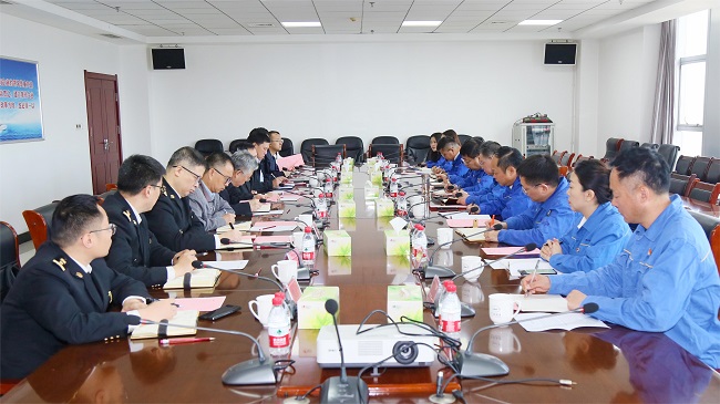 洛阳海关关长周奕丰带队到亚洲体育登录平台下载集团指导外贸工作