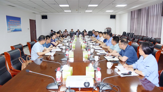 洛阳市科技局党组书记、局长叶惠玲一行到亚洲体育登录平台下载集团调研