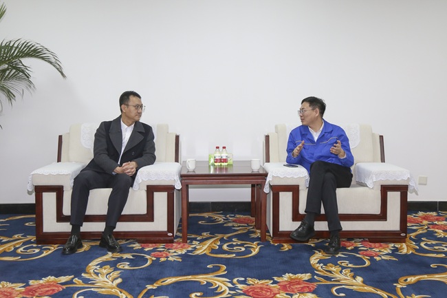 中国进出口银行河南省分行党委委员、副行长陈卓一行 到亚洲体育登录平台下载集团调研