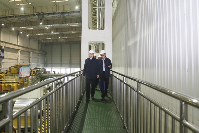 新安县委书记王智到亚洲体育登录平台下载集团调研