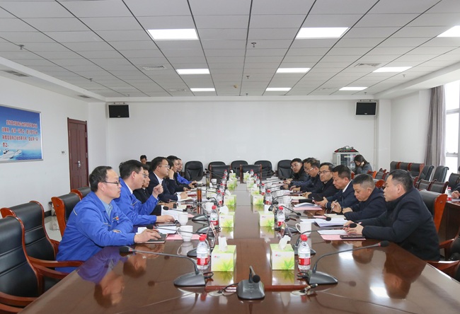 黔西南州委书记陈昌旭一行到亚洲体育登录平台下载集团调研