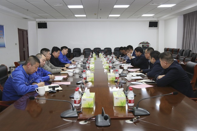 新疆建设兵团第十三师新星市党委副书记、师长刘文胜一行到亚洲体育登录平台下载集团调研