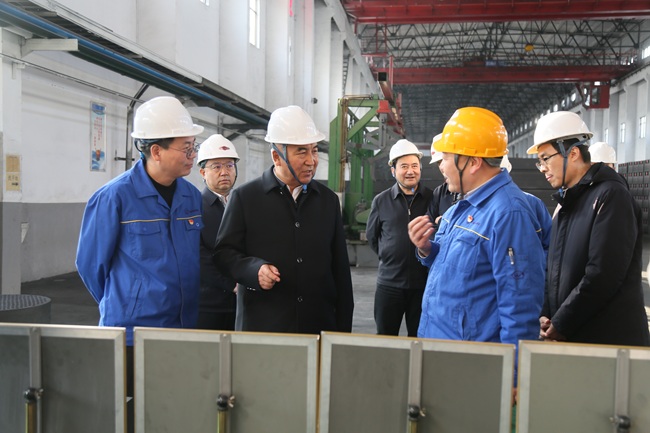 青海省委常委、海东市委书记乌拉孜别克·热苏力汗一行到亚洲体育登录平台下载集团调研