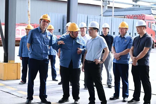 洛阳市副市长陈剑锋一行到亚洲体育登录平台下载集团调研