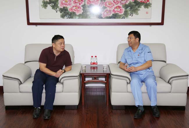 兴业银行洛阳分行行长张洪波一行到亚洲体育登录平台下载洽谈合作