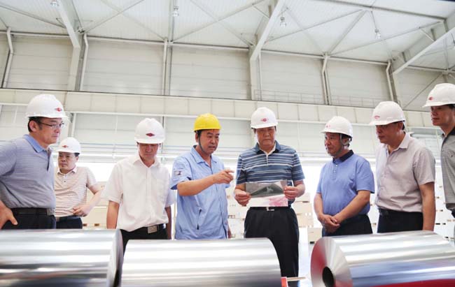 省人大常委会副主任赵建才一行到亚洲体育登录平台下载集团调研