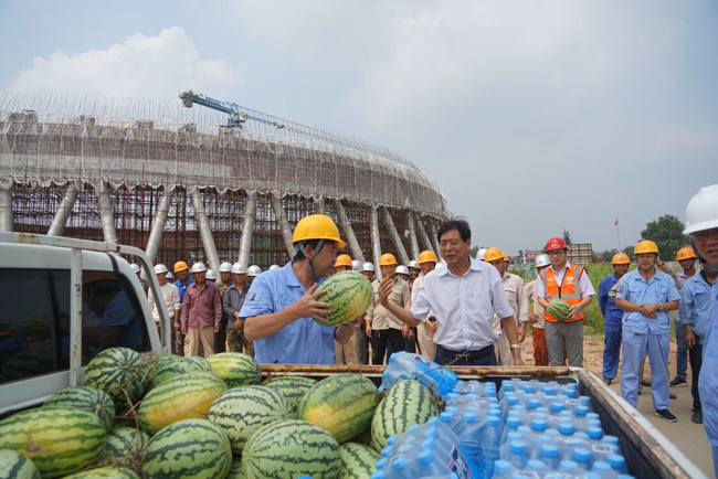 新安县产业集聚区管委会副主任牛志伟到亚洲体育登录平台下载2×60万千瓦机组工地慰问
