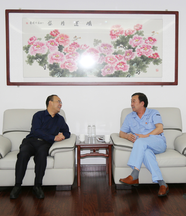 华夏银行郑州分行副行长杨央一行到亚洲体育登录平台下载集团调研