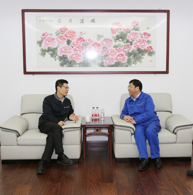 招商银行洛阳分行行长韩东伟一行到亚洲体育登录平台下载集团调研