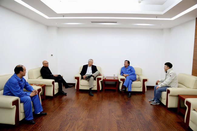 美国迈奈金公司总裁托德一行到亚洲体育登录平台下载集团洽谈业务