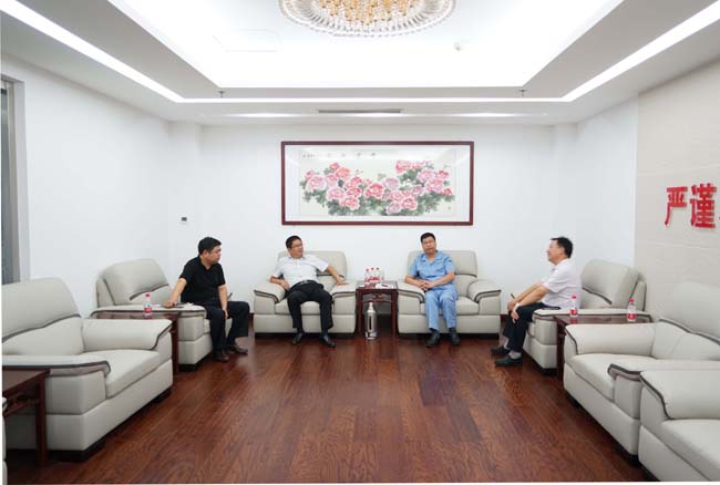平煤神马集团盐化公司副总经理杨爱军一行到亚洲体育登录平台下载集团洽谈合作