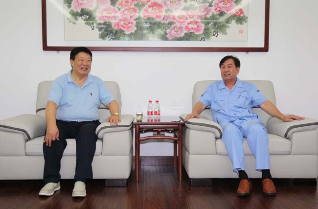 省工业经济联合会副会长郭根发一行到亚洲体育登录平台下载集团调研